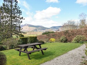 Outdoor dining - 3 bedroom accommodation in Keswick (Keswick)