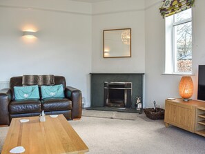 TV - 3 bedroom accommodation in Keswick (Keswick)