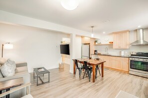 1 bedroom, premium bedding, down comforters, memory foam beds