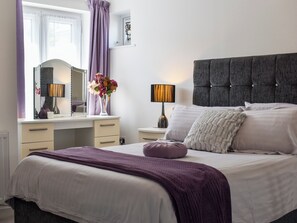3 bedrooms, WiFi, bed sheets