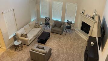 TV connectée, jeux vidéo, baby-foot