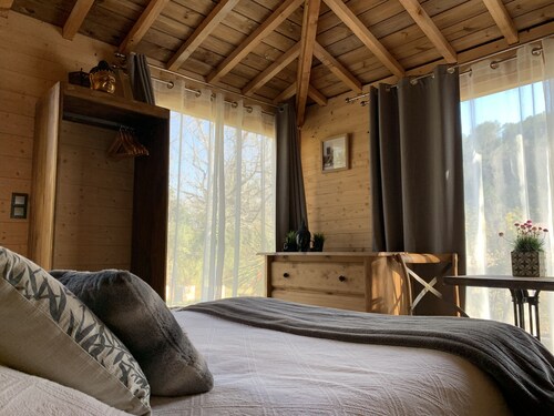 WOODEN SHED IN FULL NATURE 5 MIN FROM LAKE ST CASSIEN