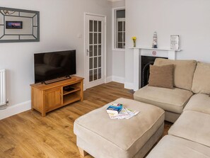 Living area - 4 bedroom accommodation in Looe (Looe)