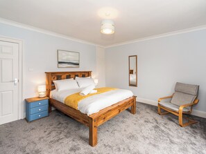 4 bedrooms, free WiFi, bed sheets