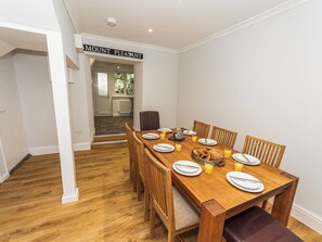 Dining - 4 bedroom accommodation in Looe (Looe)