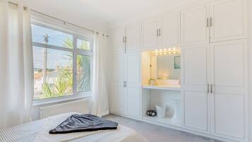 3 bedrooms, free WiFi, bed sheets