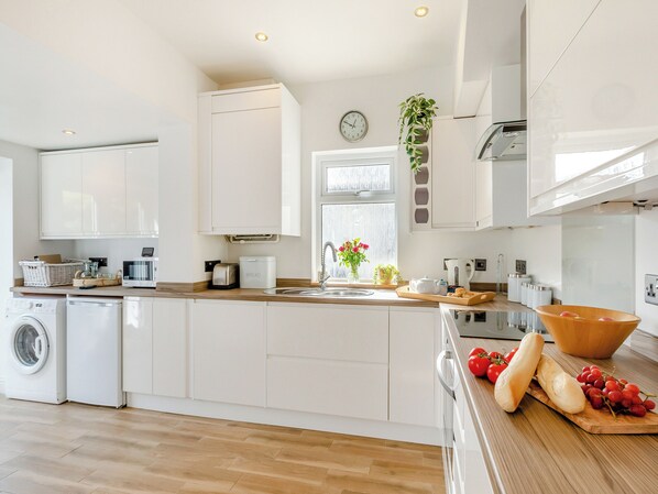 Lave-vaisselle, chaise haute