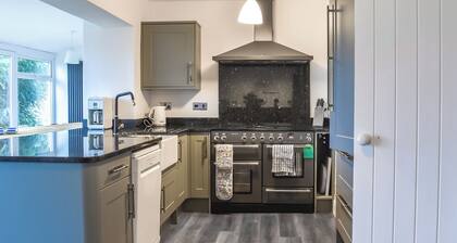 6 bedroom accommodation in Treburrick near Porthcothan Bay