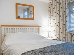 6 bedrooms, bed sheets