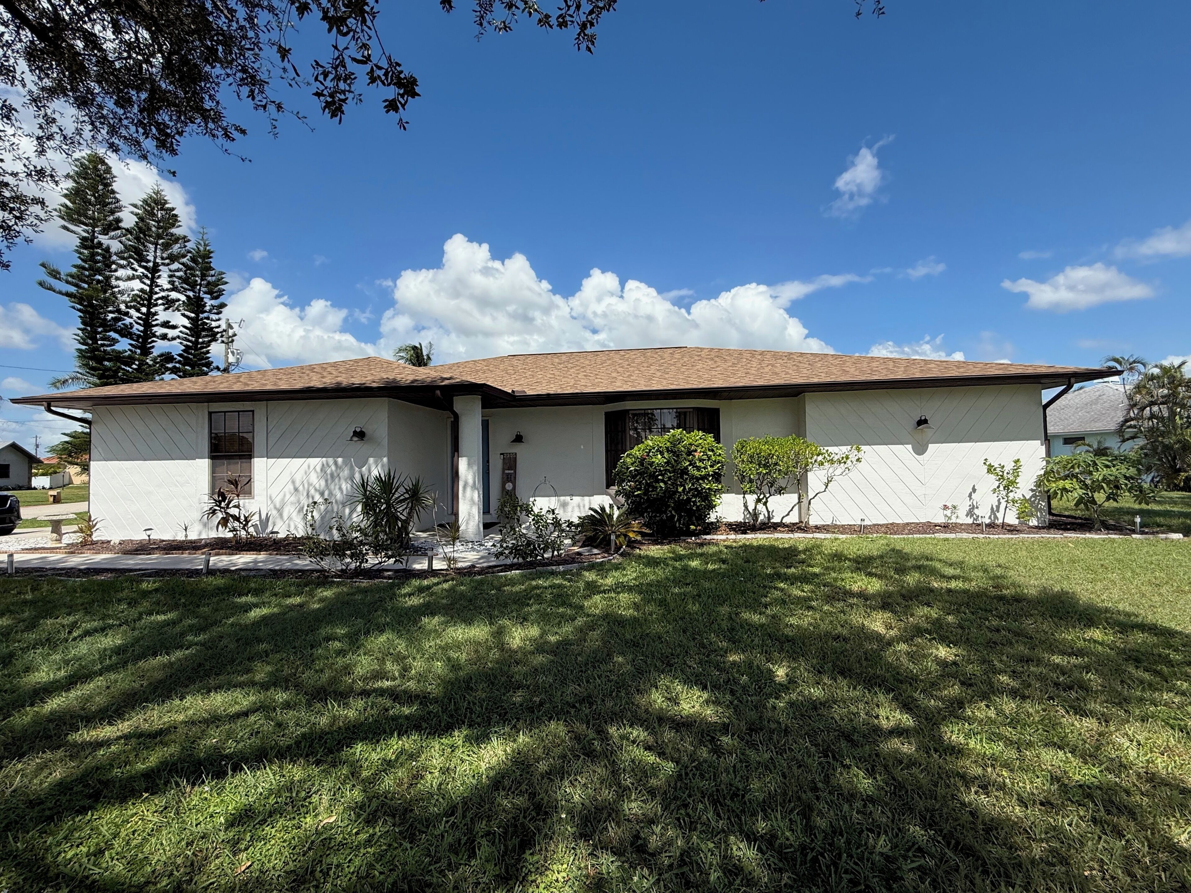 Beautiful 3/2 home with a heated pool 