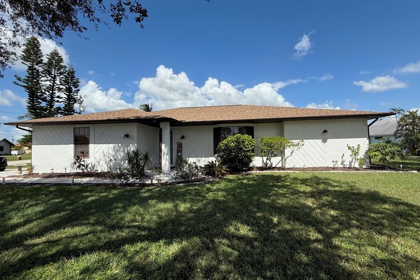 Beautiful 3/2 home with a heated pool