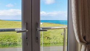 Unclassified image, 3 of 18, button - Seaview Apartment - 21 Spinnakers (Newquay)