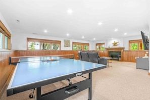 Games room - ONE OF A KIND FAMILY BEACH FRONT HOME ON LAKE PETENWELL  - PET FRIENDLY (Necedah)
