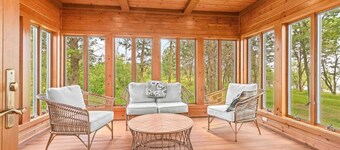 ONE OF A KIND FAMILY BEACH FRONT HOME ON LAKE PETENWELL  - PET FRIENDLY