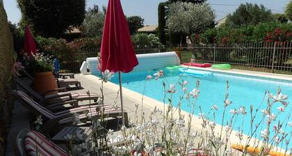 Gßte 3 *en Provence-jardin privé,piscine,calme prés de Grignan