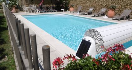 PROVENCE ALPES CÔTE D'AZUR PROX GRIGNAN GÎTE 3 *4/5 PEOPLE GARDEN- SWIMMING POOL