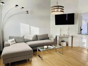 Smart TV, books