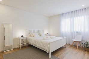 2 habitaciones, tabla de planchar con plancha y wifi gratis 