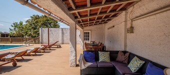 Cheerful villa with pool