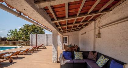 Cheerful villa with pool