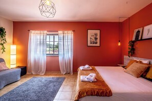5 bedrooms, WiFi - Cheerful villa with pool (Mafra)