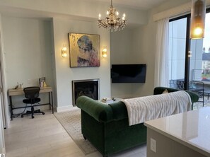 TV connectée, cheminée
