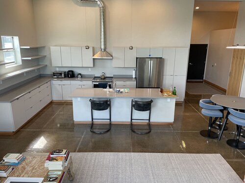 Penthouse Apartment Truckee: Private/Spacious/Modern