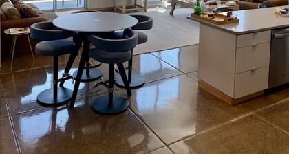 Penthouse Apartment Truckee: Private/Spacious/Modern