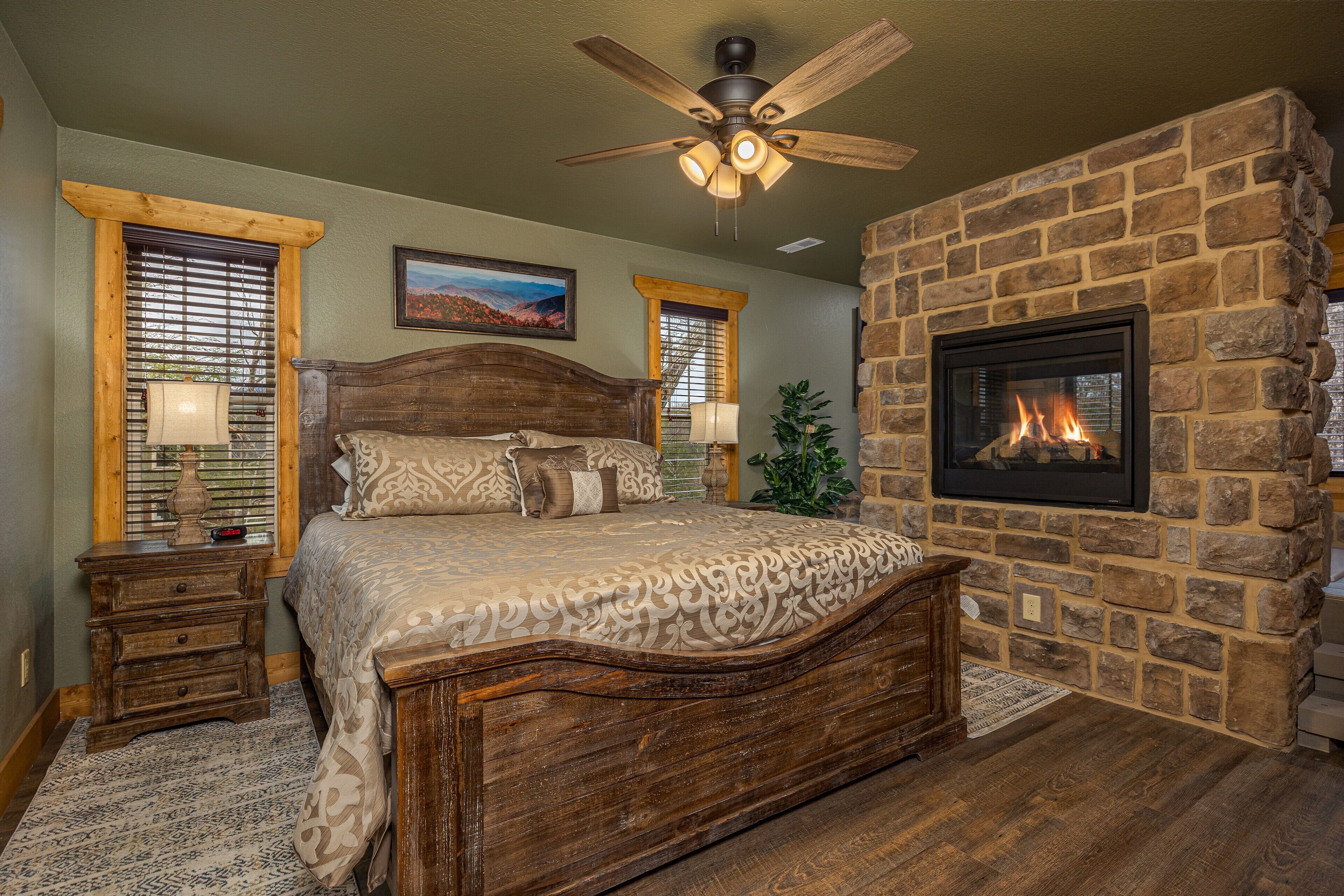 4 bedrooms, individually decorated, individually furnished, desk