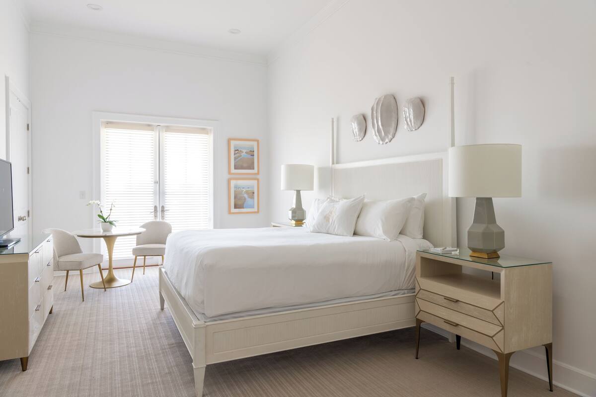Luxury Studio Suite, Bay View | Frette Italian sheets, premium bedding, pillow-top beds, minibar