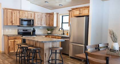 NEW 5BR Cabin
