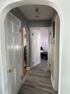 Interior - 4-bedroom vacation home centrally located (Louisville)