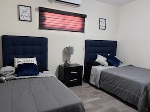 2 chambres, fer et planche Ă repasser, Wi-Fi gratuit, draps fournis