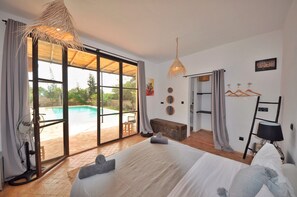 3 室のベッドルーム、WiFi