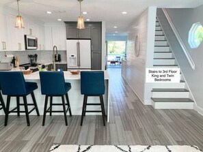 Private kitchen - Vacay or Relocation Home | 3 min walk to beach (Neptune Beach)