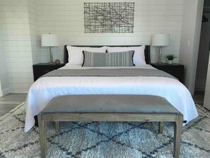 Room - Vacay or Relocation Home | 3 min walk to beach (Neptune Beach)