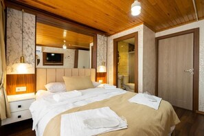 Egyptian cotton sheets, premium bedding, minibar, in-room safe - Candy Boutique (Istanbul)