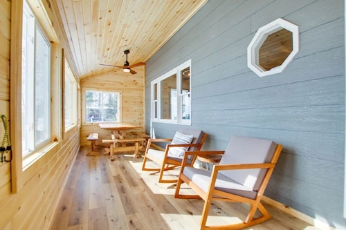 Cozy Mod Cabin On Turtle Lake! No Pets Allowed 