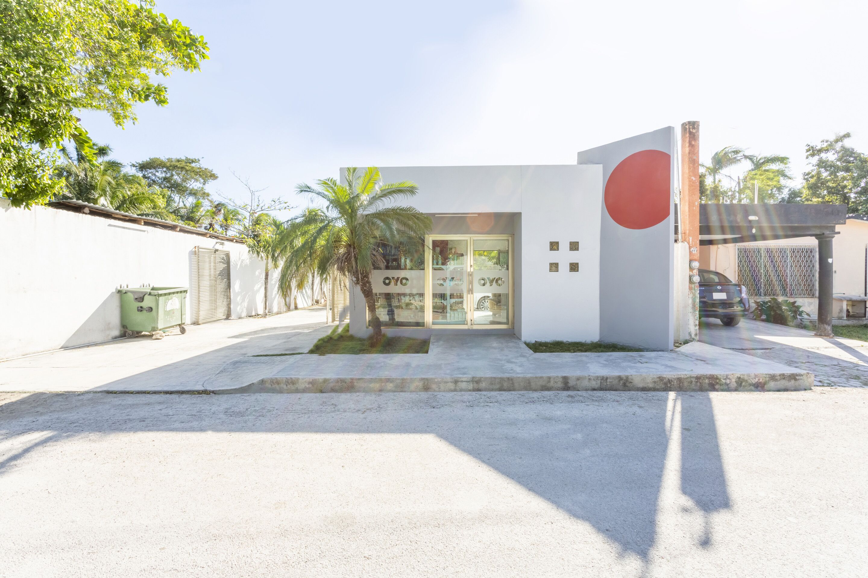 Pintu masuk properti