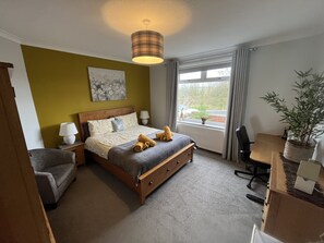 2 bedrooms, desk, iron/ironing board, travel cot