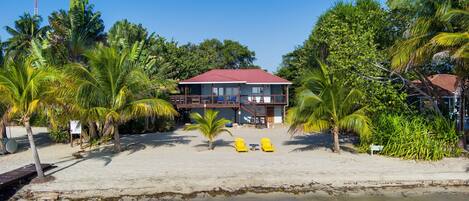 Accommodatie ligt op het strand