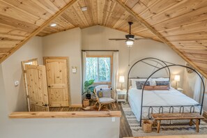 2 bedrooms, desk, free WiFi, bed sheets