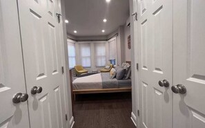 1 bedroom, iron/ironing board, travel cot, WiFi - Charm In Rittenhouse | Patio | Hosted by Stay Rafa (Philadelphia)