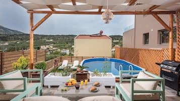 Vila | Kolam renang indoor/outdoor | Kolam renang outdoor musiman