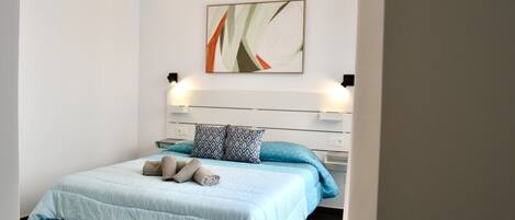 4 Schlafzimmer, Zimmersafe, Bügeleisen/Bügelbrett, Reisekinderbett