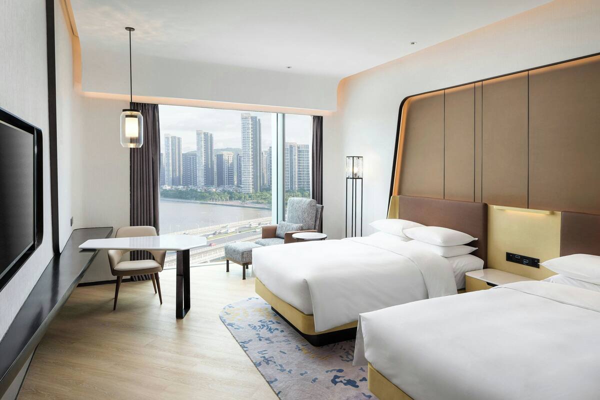 Phòng, 2 giường đôi, quang cảnh sông | Bộ đồ giường cao cấp, chăn bông, nệm cao su hoạt tính (memory foam) 