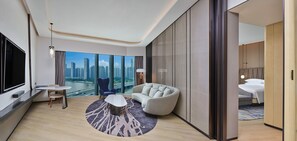 Club Suite, 1 Bedroom | Premium bedding, down comforters, memory foam beds, minibar - Renaissance Zhuhai (Zhuhai)