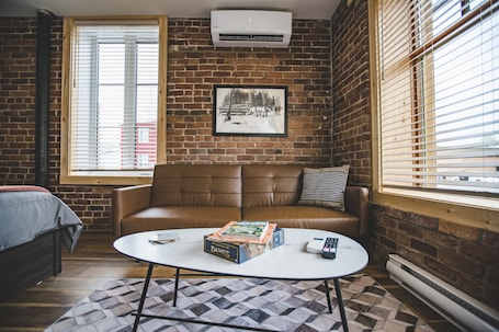 Standard Studio | Living area | 42-inch Smart TV with digital channels, TV, Netflix