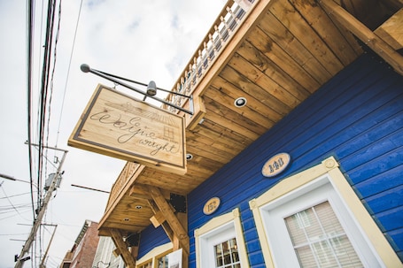 Fachada de la propiedad. Le Waynewright