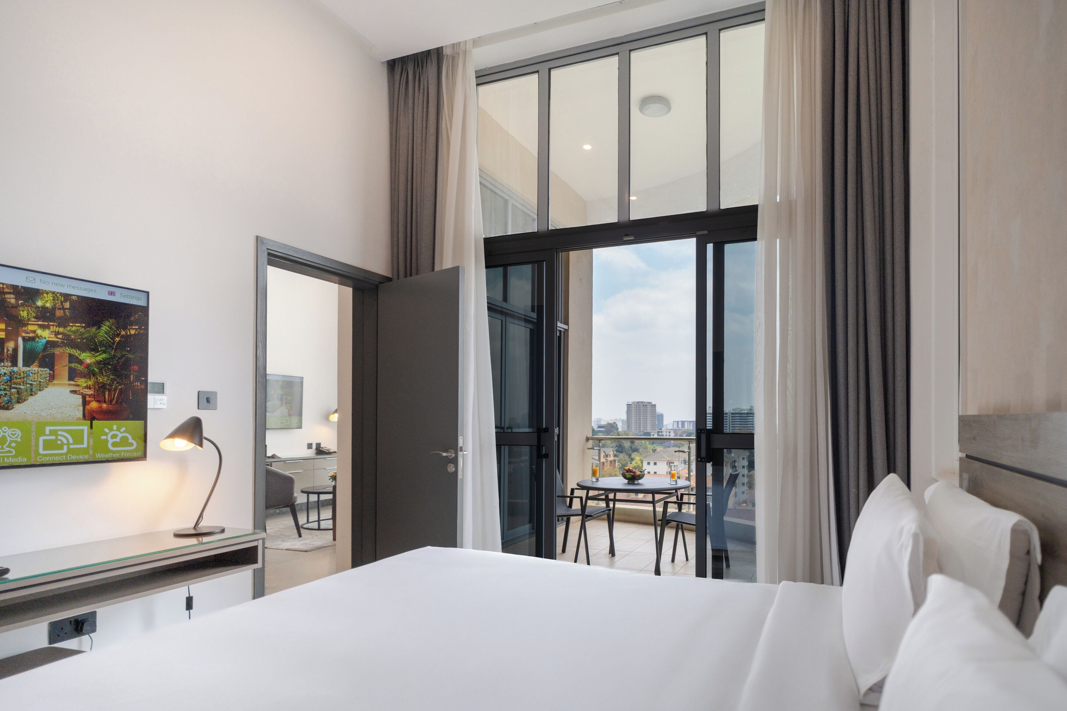 Executive Suite, 1 King Bed, Balcony (High Floor) | Egyptian cotton sheets, premium bedding, down comforters